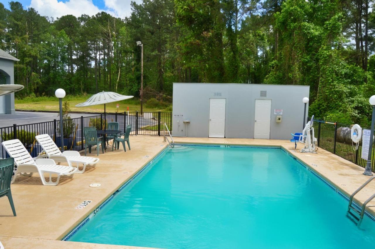 Days Inn By Wyndham Hardeeville Near Hilton Head Bagian luar foto