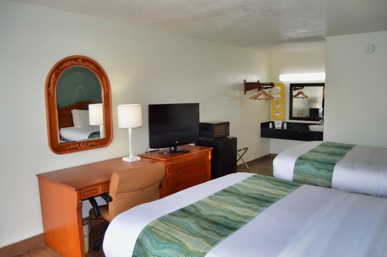 Days Inn By Wyndham Hardeeville Near Hilton Head Bagian luar foto