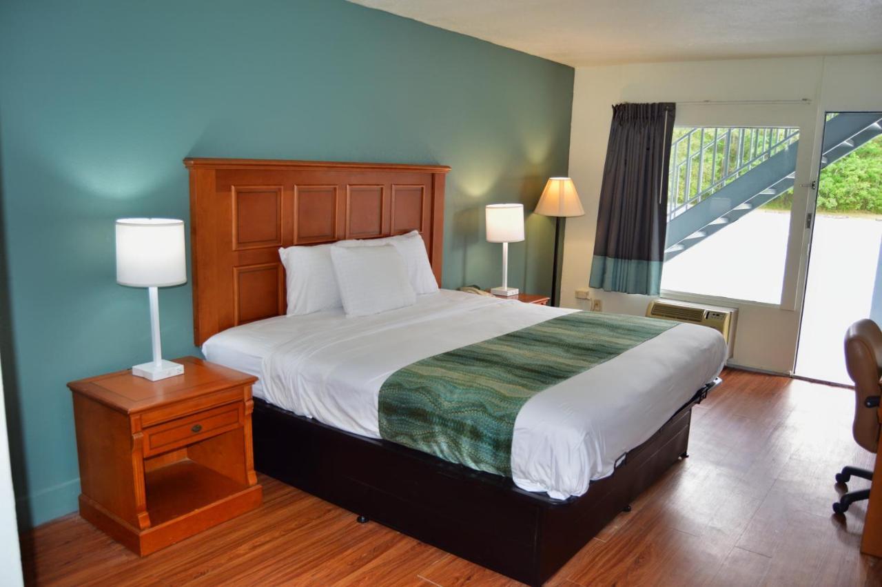 Days Inn By Wyndham Hardeeville Near Hilton Head Bagian luar foto