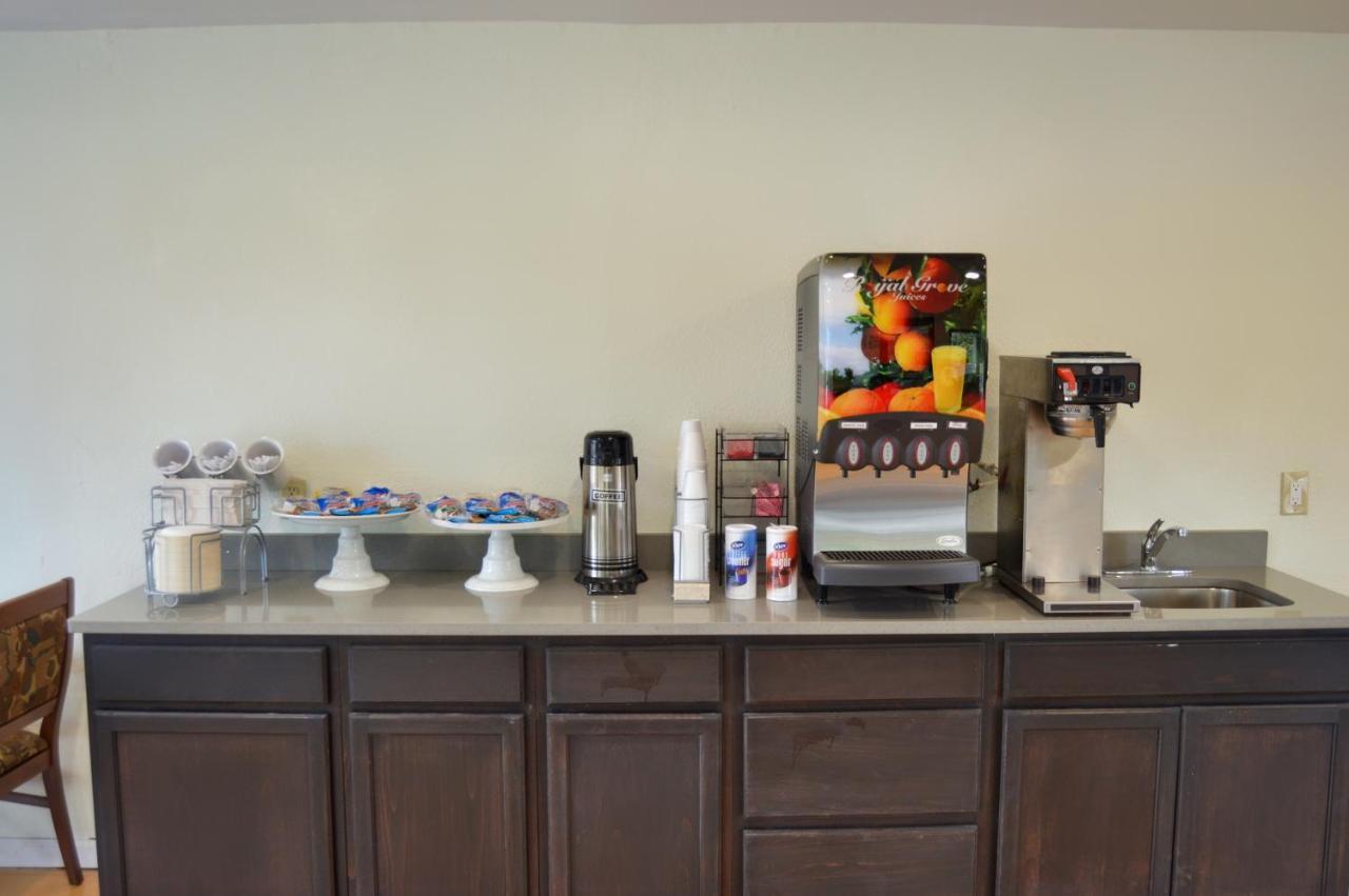Days Inn By Wyndham Hardeeville Near Hilton Head Bagian luar foto