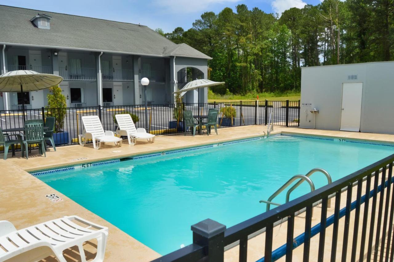 Days Inn By Wyndham Hardeeville Near Hilton Head Bagian luar foto