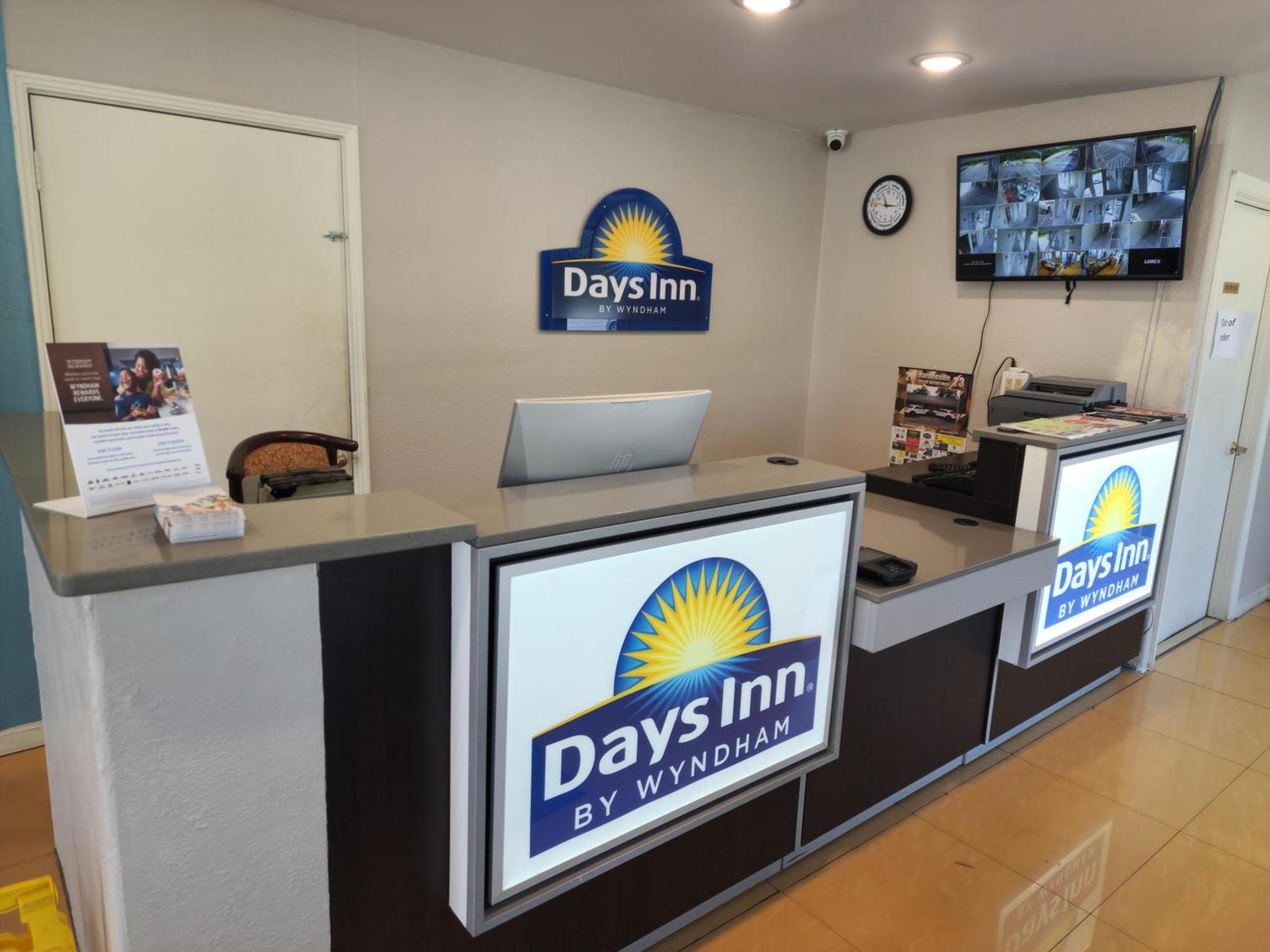 Days Inn By Wyndham Hardeeville Near Hilton Head Bagian luar foto