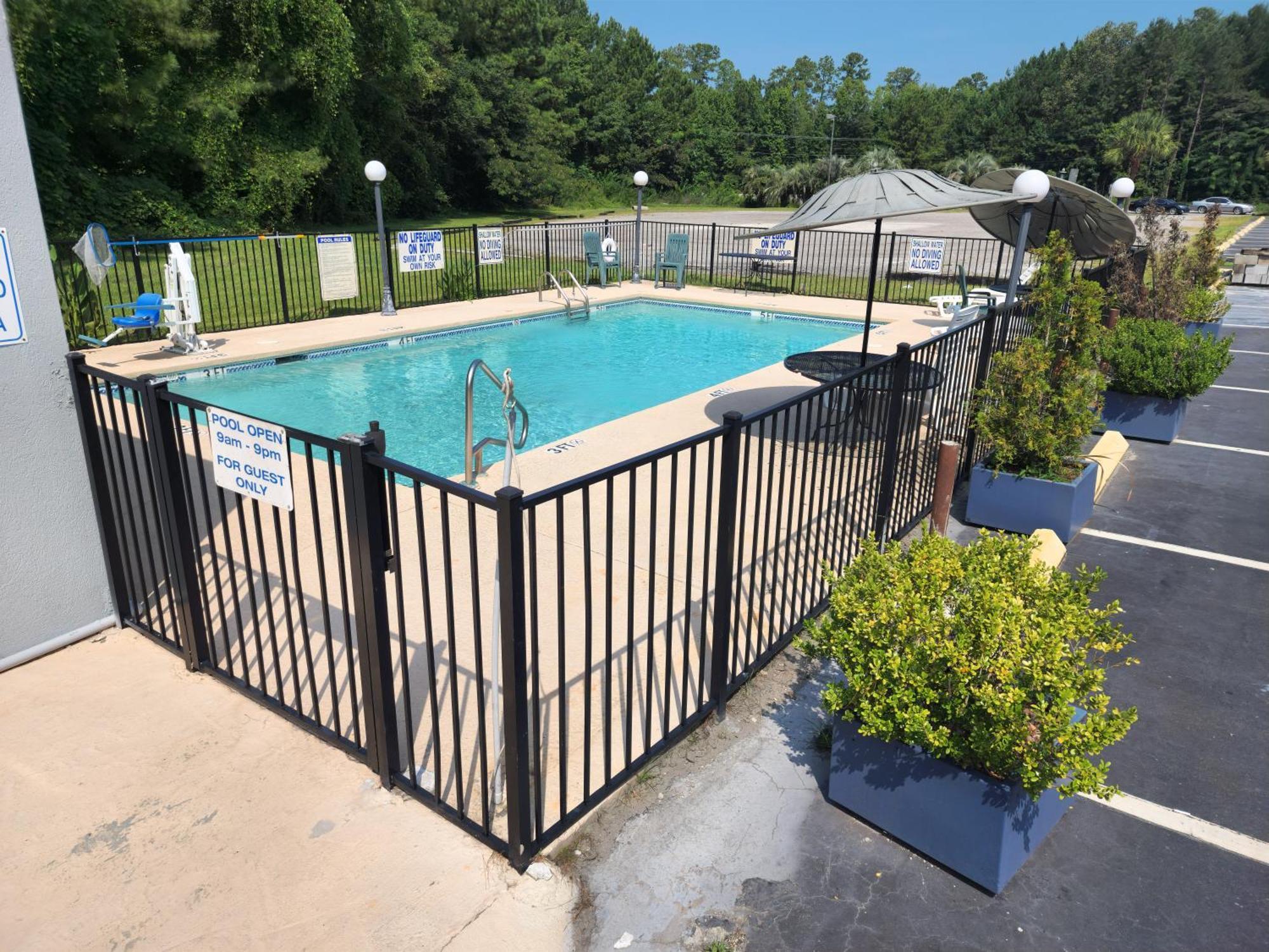 Days Inn By Wyndham Hardeeville Near Hilton Head Bagian luar foto