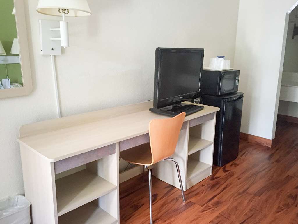 Days Inn By Wyndham Hardeeville Near Hilton Head Ruang foto